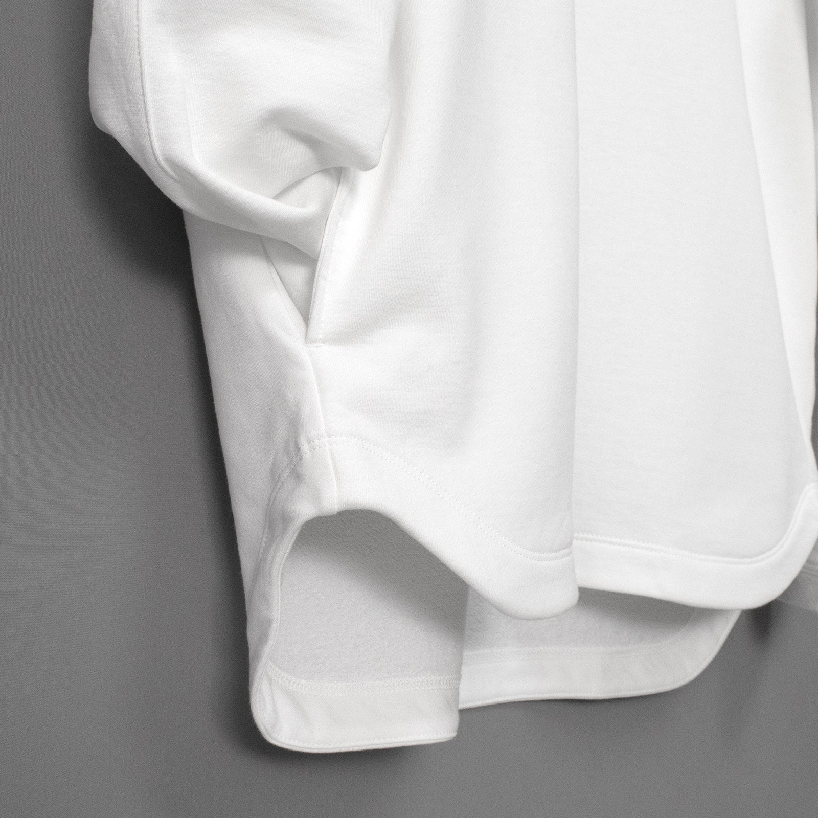 ニューアーバンドレススウェットシャツ / New Urban Dress Sweatshirt #WHITE